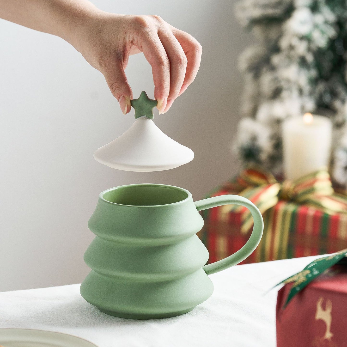 Creative Large Christmas Tree Ceramic Mug With Lid