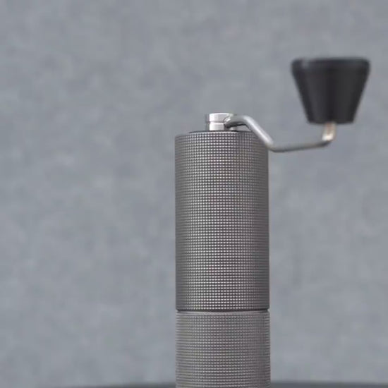 Hand crank coffee grinder